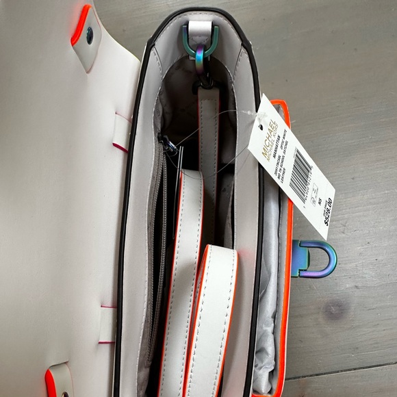 Michael Kors Manhattan Crossbody Bag Optic White with Oil Slick hardware finish. - Picture 13 of 16